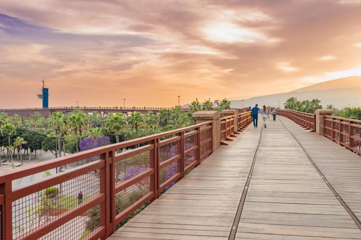 Casa Del Mar Luxury. Primera Linea De Playa Almería Kültér fotó